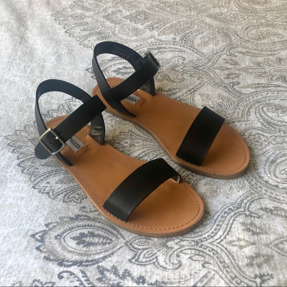 Steve Madden Zone Ankle Strap Sandal in Black